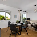 Ana Apartamento Vantacici
